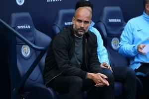 Pep Guardiola mãi mãi trung thành với Man xanh