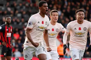 Rashford ăn mừng bàn thắng phút cuối