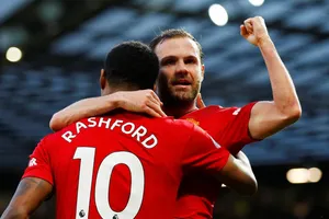 Juan Mata ăn m72ng bàn thắng cvùng Rashford