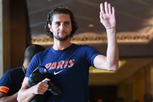 PSG thắng nhọc, Adrien Rabiot khó ở