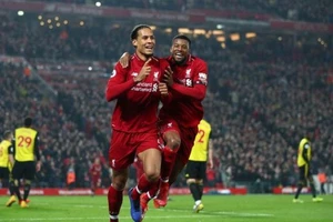 Trung vệ Van Dijk và tiền vệ Georginio Wijnaldum