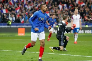Kylian Mbappe tiếp tục tỏa sáng