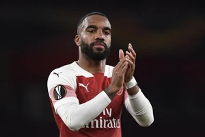 Vì sao Barca phải mua Lacazette để thay thế Luis Suarez