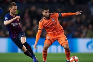 Tuyệt chiêu mua rẻ bán đắt của Lyon