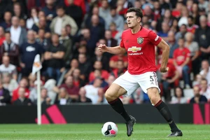 Đến Old Trafford, Maguire đã từ chối bỏ túi 70 triệu bảng từ Man City