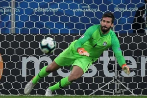 Alisson sẵn sàng trở lại khung thành Liverpool