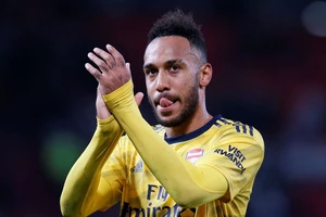 Aubameyang ghi cột mốc 7bàn thắng trong 7 trận đầu mùa.