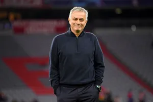 Mourinho loại bỏ Man United khỏi cuộc đua tốp 4