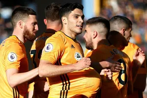 Raul Jimenez mừng bàn thắng