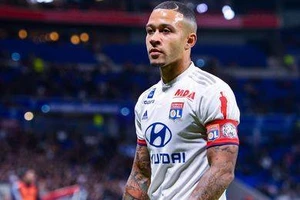 PSG nhắm Memphis Depay