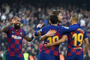 Barcelona sẽ nối lại chiến dịch vào tháng 6