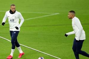 PSG sẽ không bán Neymar và Mbappe