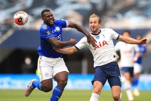 Harry Kane tỏa sáng trong chiến thắng tưng bừng trước Leicester