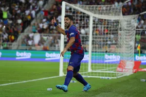 Muốn Suarez ra đi, Barca phải chi bộn tiền