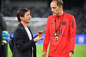 Giám đốc thể thao Leonardo và HLV trưởng Thomas Tuchel 