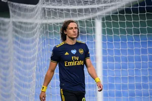 Arsenal toát mồ hôi vì mất David Luiz trước trận mở màn Premier League