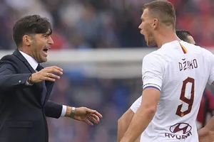 HLV Paulo Fonseca và tiền đạo Edin Dzeko