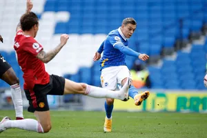 Man United giành chiến thắng may mắn trên sân Brighton 