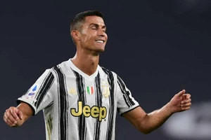 Một mình Ronaldo có mức lương bằng cả đội Udinese