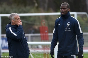 Didier Deschamps và Paul Pogba