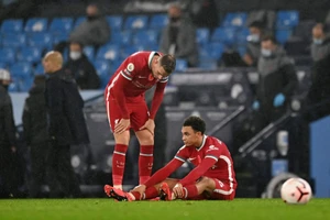 Sau Trent giờ đến Andy Robertson, Livepool mất 2 chuyên gia tạt bóng vào khu cấm