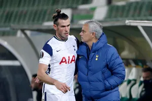 Jose Mourinho yêu cầu Gareth Bale gắng sức giúp đội