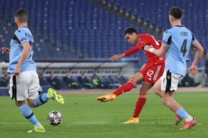 Pha ghi bàn vào lưới Lazio của Masiala