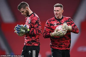 David De Gea và đàn em Dean Henderson ở Old Trafford 