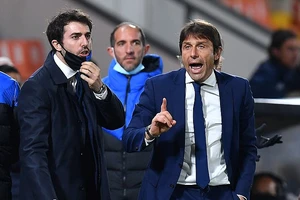 HLV Antonio Conte lên tiếng về Super League