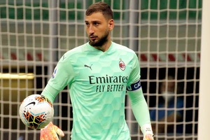 AC Milan đóng băng cuộc đàm phán hợp đồng với Donnarumma sau khi nhóm CĐV quá khích đe dọa thủ môn