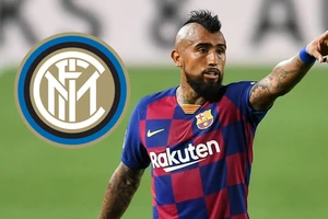 Arturo Vidal đăng quang cùng Barcelona trước khi tới Inter