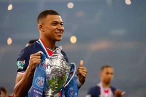 Kylian Mbappe giúp PSG đoạt cúp