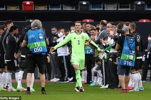 Manuel Neuer đi vào lịch sử bóng đá Đức