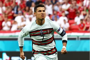 Ronaldo với cách ăn mừng mới ở Euro 2020