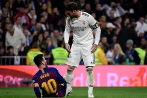 Messi thường là nạn nhân những đòn tiểu xảo của Sergio Ramos