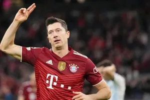 Robert Lewandowski ghi cú đúp cho Bayern