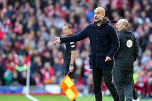 Pep Guardiola xứ lý rất thông kinh cả trong sân lẫn ngoài đời