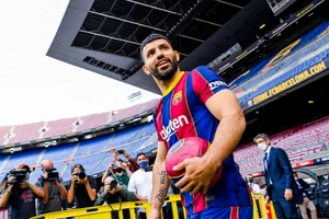 Sergio Aguero đã sẵn sàng chơi cho Barca