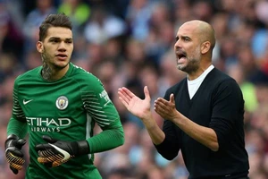 Pep Guardiola đã đưa thủ thành Ederson đi thẳng qua Bỉ