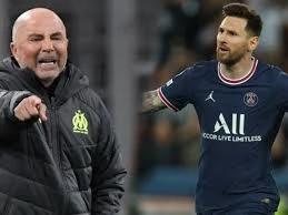 HLV Jorge Sampaoli và cậu học trò cũ Leo Messi