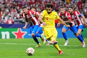 Mo Salah sút thắng quả 11m giúp Liverpool thắng trên sân Wanda