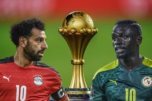 Mo Salah và Sadio Mane gặ[p nhau trong trận chung kết AFCON 2022