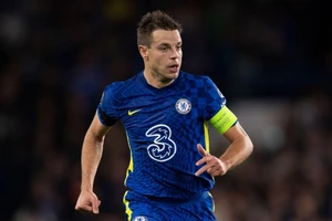 Cesar Azpilicueta kêu gọi các đồng đội quyết thắng giải