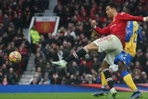 Ronaldo đã 2 lần tung lưới nhưng đều việt vị