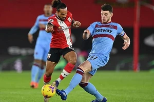 Southampton (trái) sẽ có cơ hội quật ngã West Ham