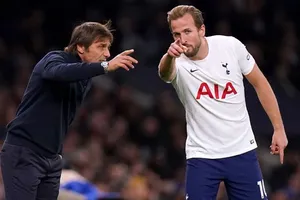 Antonio Conte và Harry Kane
