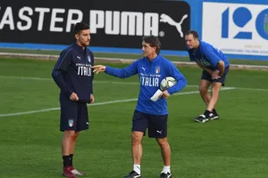 HLV Roberto Mancini trong buổi tập đầu tiên với tuyển Italy chuẩn bị trận gặp Bắc Macedonia