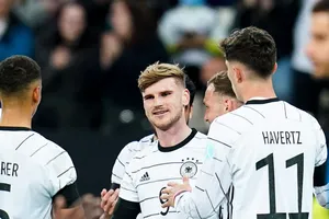 Tuyển Đức mừng bàn thắng của Timo Werner