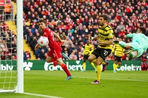 Diogo Jota đánh đầu mở tỷ số