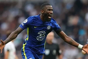 Antonio Rudiger sẽ sang Madrid mùa tới